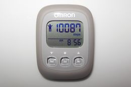 Pilns pārskats, pārskats Omron, Pērciet Amazon, Pilns pārskats Omron, Activity Tracker, attālumu kalorijas