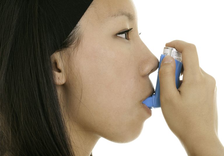 katru dienu, astmas simptomi, astmas simptomus, divas reizes