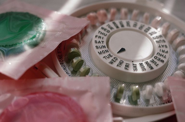 dzimstības kontrole, dzimstības kontrole pārtrauc, kontrole pārtrauc, kontrole pārtrauc ovulāciju