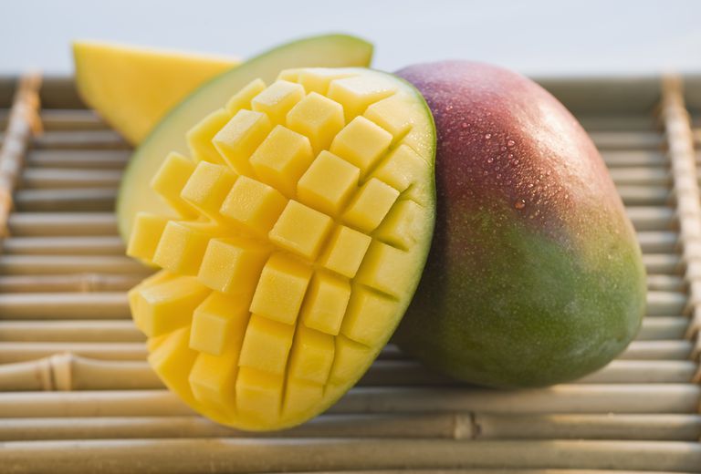 ēdot mango, atbilde parasti, dažu minūšu, dažu minūšu laikā
