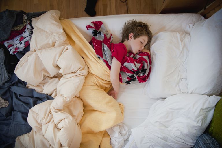 miega apnoja, miega apnojas, bērniem pusaudžiem, miega laikā, obstruktīvu miega
