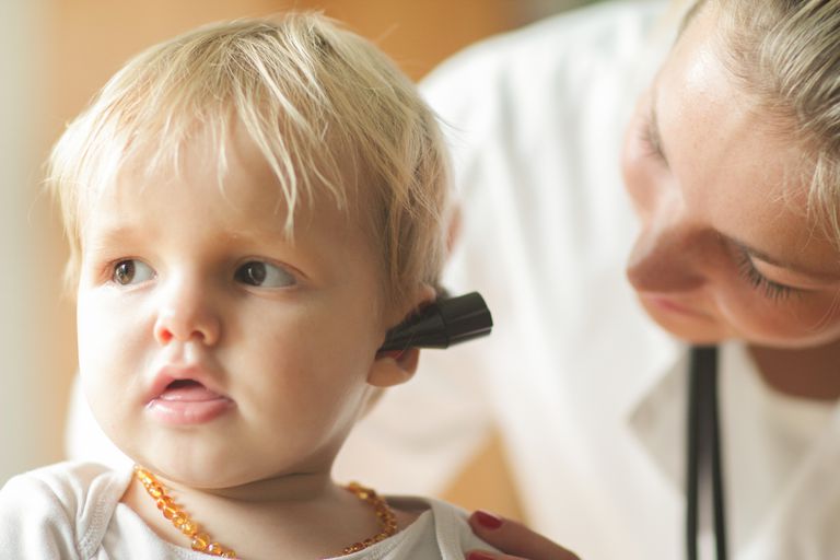 ārējā auss, auss kanālā, bērnu mikrotiju, dzirdes aparāts, izmantošanas trūkumi, izmantošanas trūkumi tādi