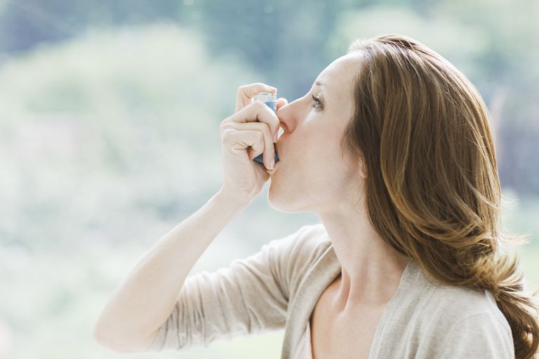 astmas simptomus, glābšanas inhalatoru, astma pasliktinās, citu inhalējamu