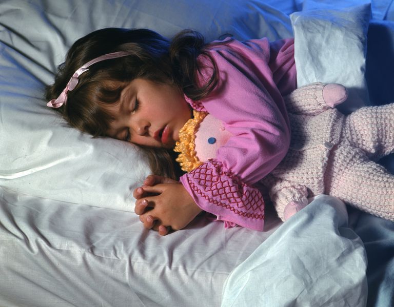 bezmiegs bērniem, bērniem bezmiegs, Dažos gadījumos, dienas laikā, grūti aizmigt, miega sākuma