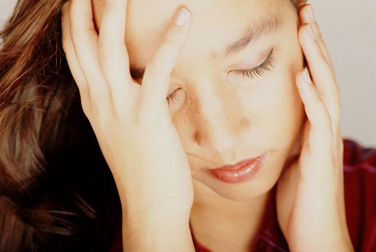 menstruālā migrēna, migrēna auras, menstruālā migrēna auras, pirms menstruācijas